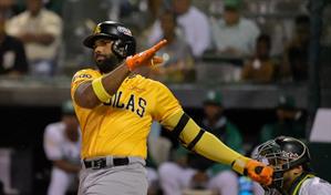 Encarnación lidera victoria de Águilas, que dificultan el avance de las Estrellas al vencerlas 4-3