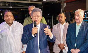 Leonel Fern&aacute;ndez califica el caso de Senasa como "la gran estafa a los pobres"