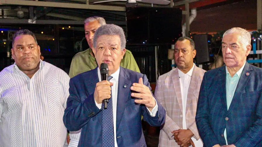 Leonel Fern&aacute;ndez califica el caso de Senasa como "la gran estafa a los pobres"