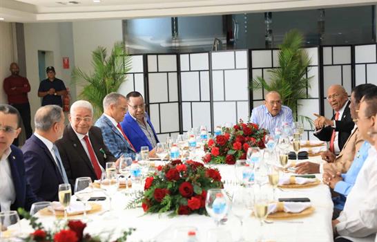 Se re&uacute;nen exjefes de la Polic&iacute;a con el actual director de la entidad  y recuerdan an&eacute;cdotas