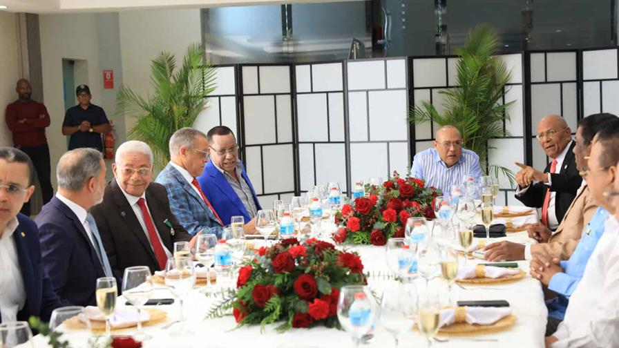 Se re&uacute;nen exjefes de la Polic&iacute;a con el actual director de la entidad  y recuerdan an&eacute;cdotas