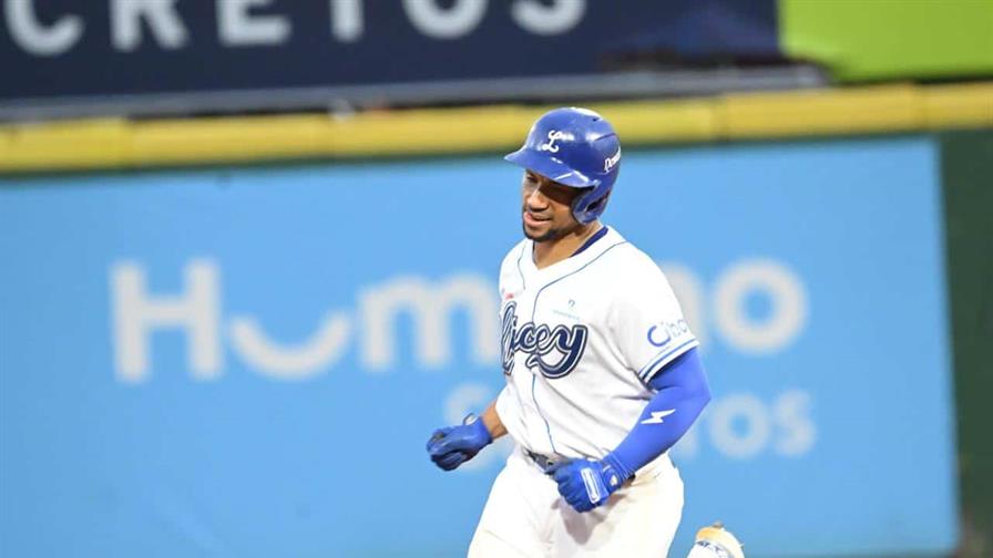Francisco Mejía remolcó cuatro en triunfo de Licey 7-3 sobre Toros para ganar más oxígeno Francisco Mejía remolcó cuatro en triunfo de Licey 7-3 sobre Toros para ganar más oxígeno