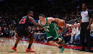 Los Celtics ganan en Toronto al imponerse 112-96 a los Raptors sin Brown