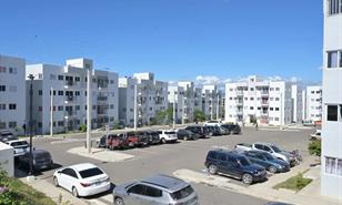 Luis Abinader inaugura 180 apartamentos y una escuela en Hato del Yaque