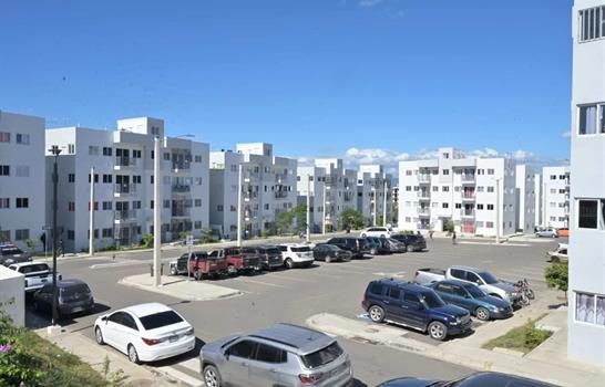 Luis Abinader inaugura 180 apartamentos y una escuela en Hato del Yaque