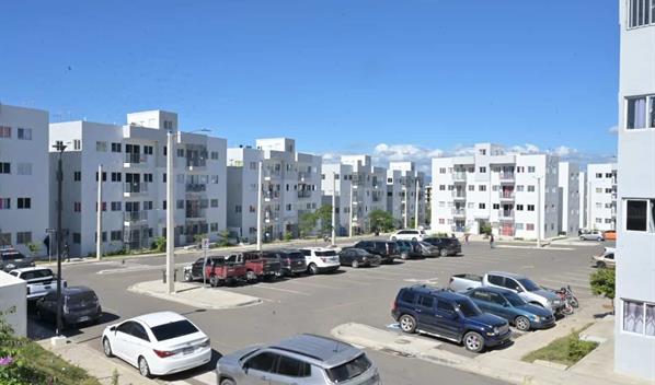 Luis Abinader inaugura 180 apartamentos y una escuela en Hato del Yaque