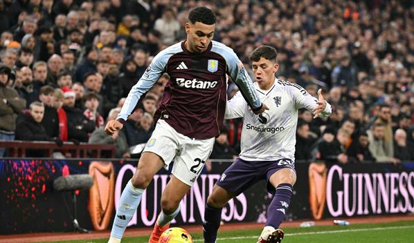 Aston Villa gana 2-1 al Manchester United y se consolida en el podio