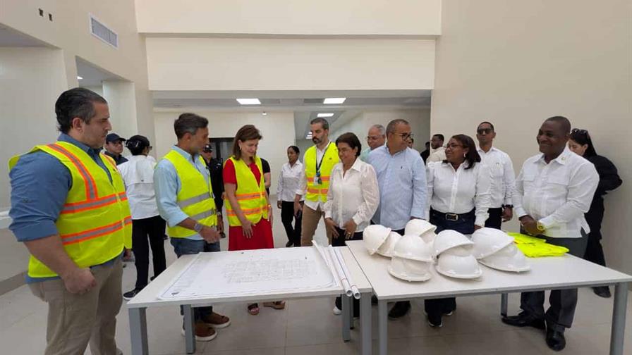 Vicepresidenta Raquel Pe&ntilde;a supervisa hospital en Dajab&oacute;n