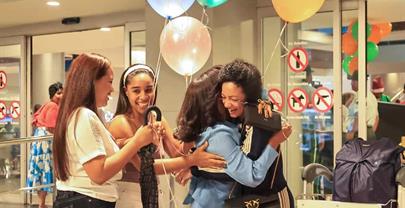 Tras 15 a&ntilde;os de ausencia, una dominicana regresa a RD para reencontrarse con su familia en Navidad