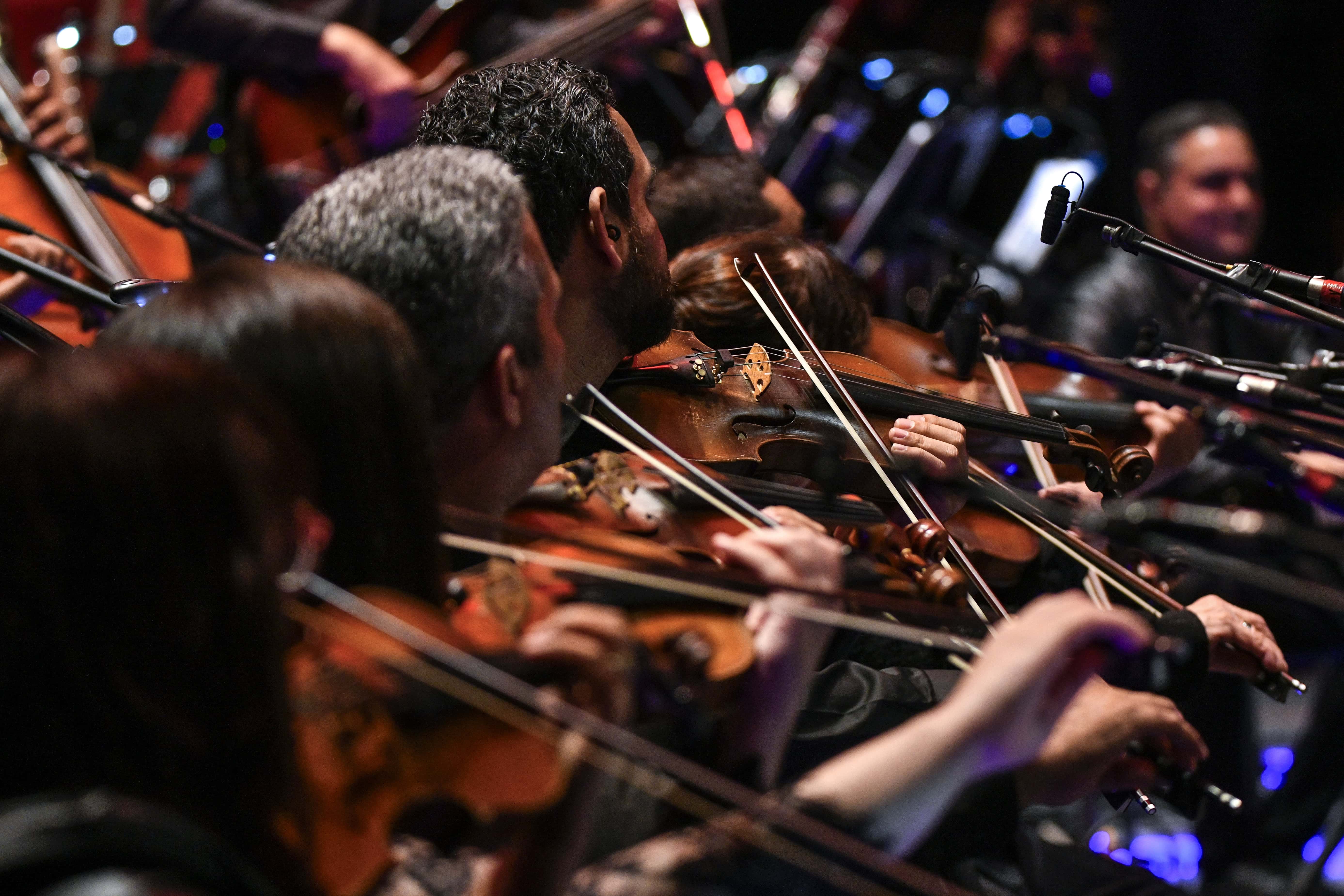 La Filarmónica de Santo Domingo bajo la dirección de Amaury Sánchez.