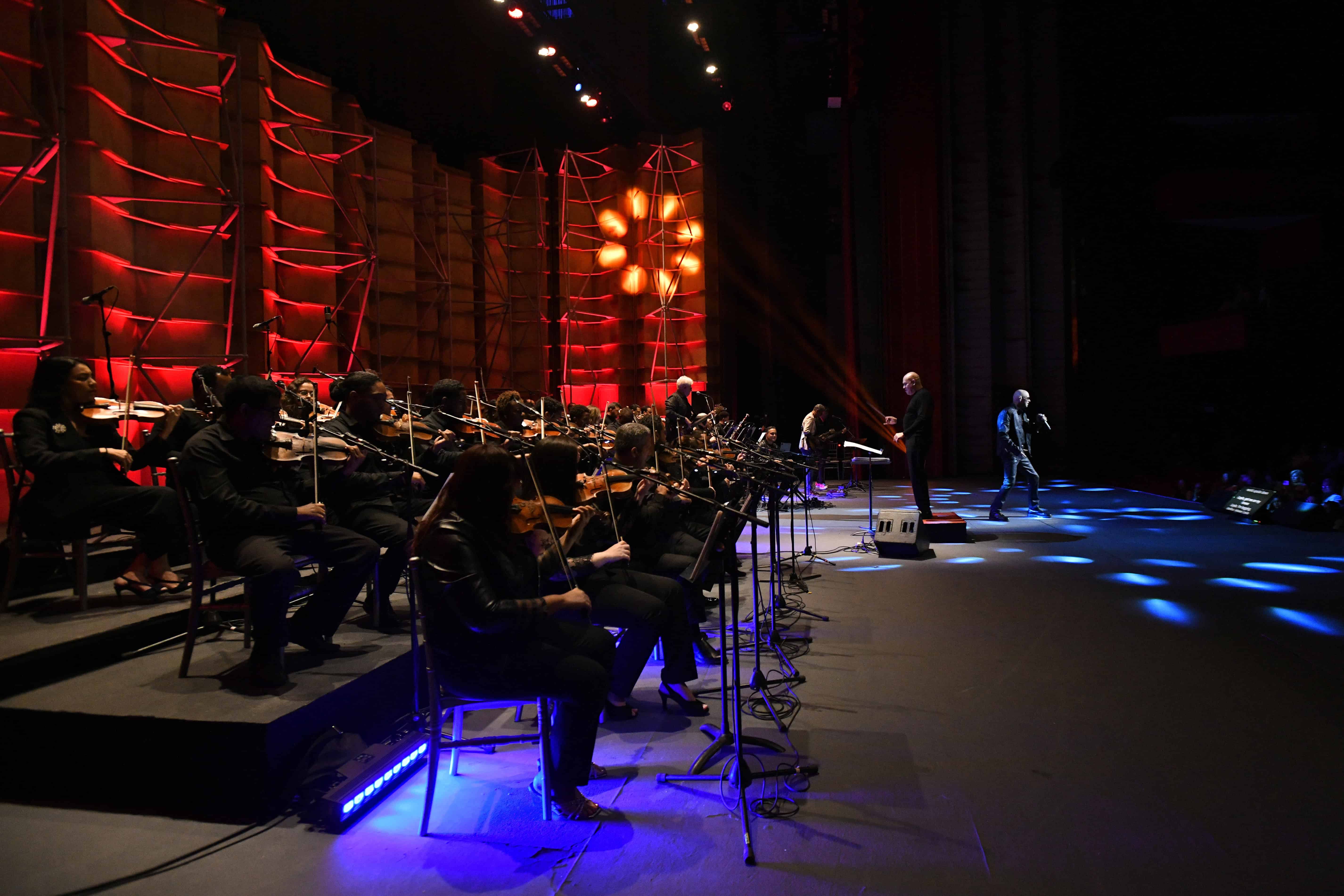 La Filarmónica de Santo Domingo bajo la dirección de Amaury Sánchez.