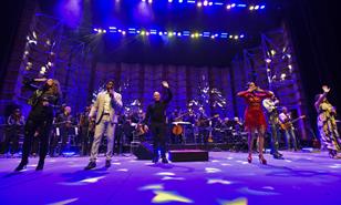 Amaury S&aacute;nchez fusiona rock y sinf&oacute;nica en una noche memorable en el Teatro Nacional