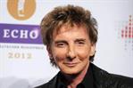 El cantante Barry Manilow revela que tiene c&aacute;ncer de pulm&oacute;n y se someter&aacute; a cirug&iacute;a
