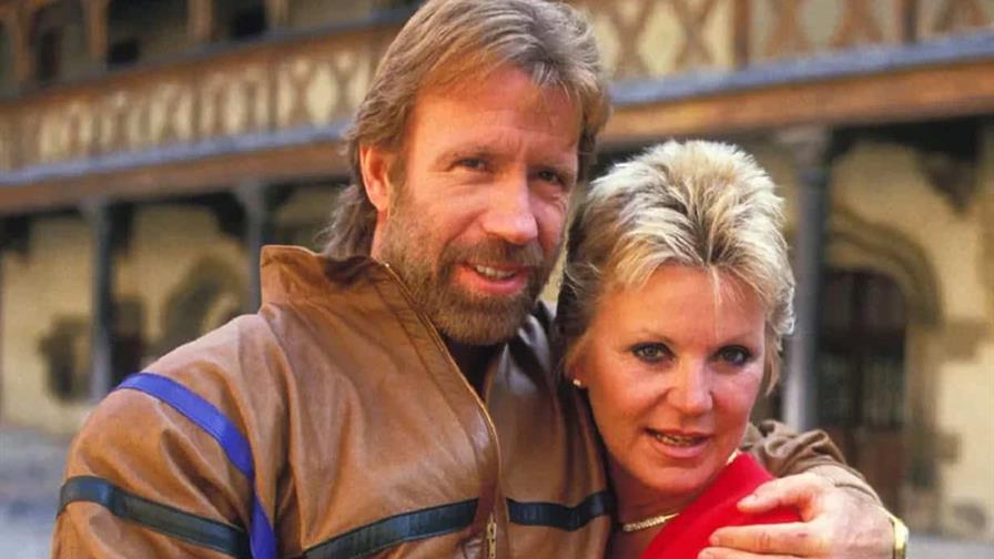 Fallece Dianne Holechek, primer gran amor y exesposa de Chuck Norris