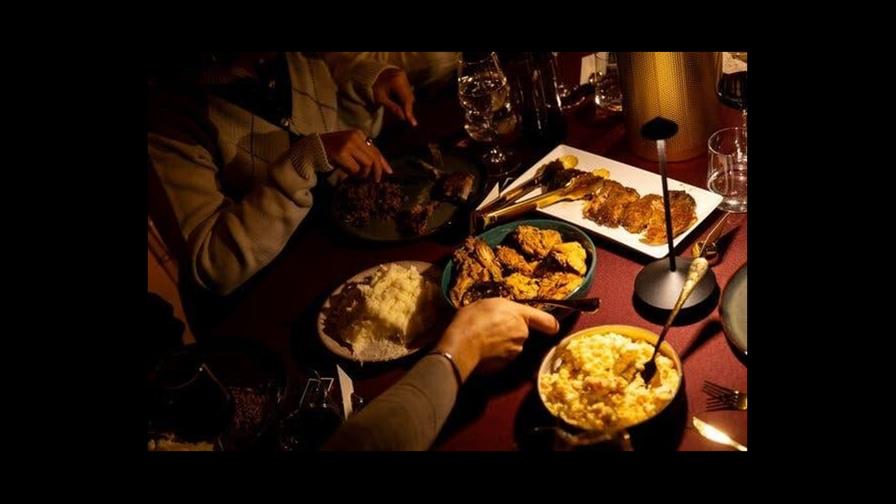 Las cenas m&aacute;s &iacute;ntimas de Nueva York se celebran en el apartamento de una familia dominicana