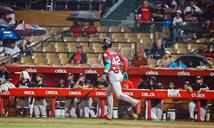 Video | Julio Carreras la saca con las bases llenas y los Gigantes vencen a los Leones