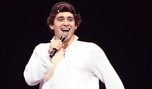 Marcello Hern&aacute;ndez anuncia estreno de su primer especial de stand-up en Netflix