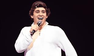 Marcello Hern&aacute;ndez anuncia estreno de su primer especial de stand-up en Netflix