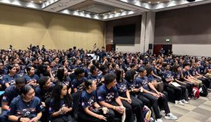 Consulado eval&uacute;a redes sociales para visado J-1 del programa Summer Work and Travel Bridge USA