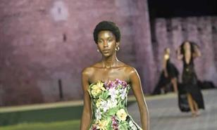 Pintados a mano: el proceso detr&aacute;s de los estampados de la nueva colecci&oacute;n de Oscar de la Renta