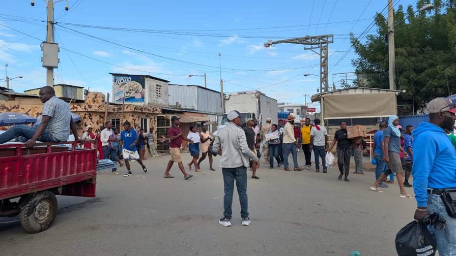 Extienden horario de la puerta binacional por festividades navideñas Extienden horario de la puerta binacional por festividades navideñas