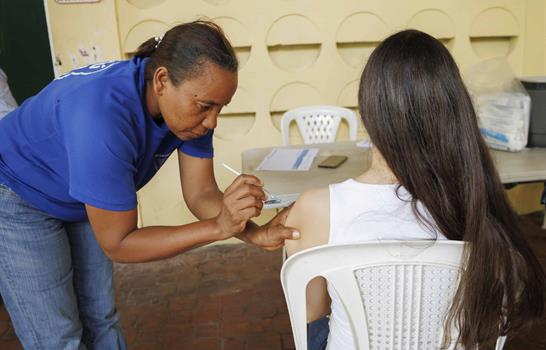 La vacunaci&oacute;n contra la influenza enfrenta barreras pese a su disponibilidad en el pa&iacute;s