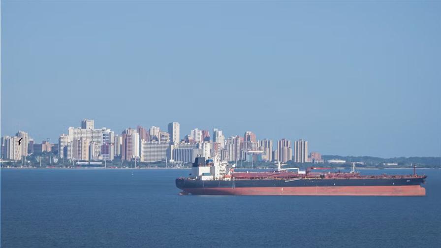 Venezuela anuncia zarpe de buque con petr&oacute;leo en medio de tensiones con los Estados Unidos