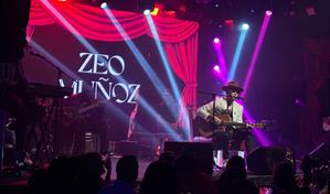 Zeo Muñoz reafirma su conexión con el público en su octava presentación en el Hard Rock Café