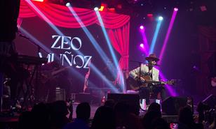 Zeo Mu&ntilde;oz reafirma su conexi&oacute;n con el p&uacute;blico en su octava presentaci&oacute;n en el Hard Rock Caf&eacute;