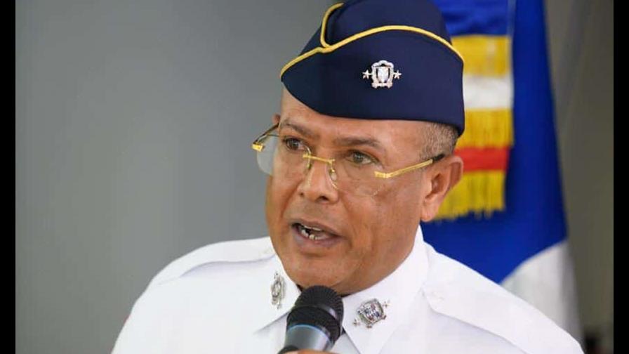 Juristas sostienen que mandato de dos años del director de la Policía es de cumplimiento obligatorio