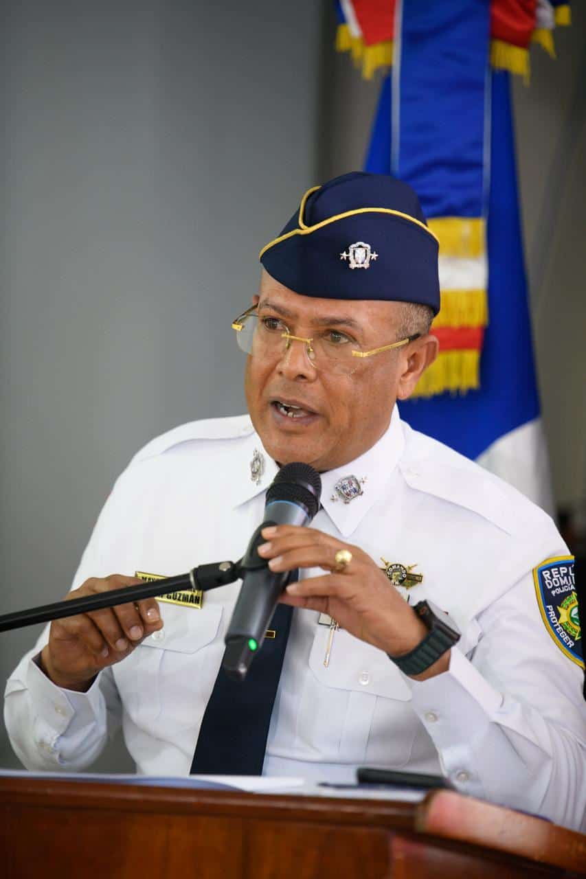 Juristas sostienen que mandato de dos años del director de la Policía es de cumplimiento obligatorio Juristas sostienen que mandato de dos años del director de la Policía es de cumplimiento obligatorio