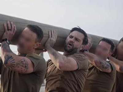 JD Vance se une al entrenamiento de los Navy SEAL en California