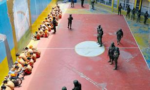 En los huesos y sin visitas, la agon&iacute;a de los presos en Ecuador