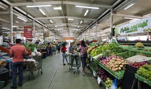 Alzas en el costo de la vida afectan a los que ganan menos