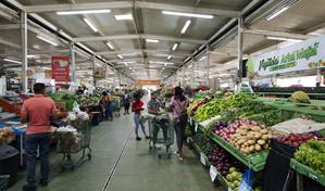 Alzas en el costo de la vida afectan a los que ganan menos