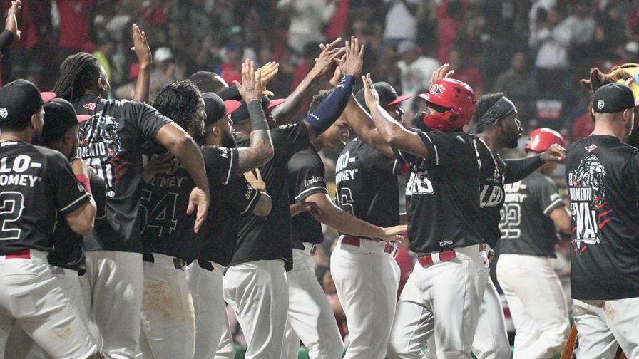 Video | Héctor Rodríguez se viste de héroe y el Escogido pasa a la semifinal