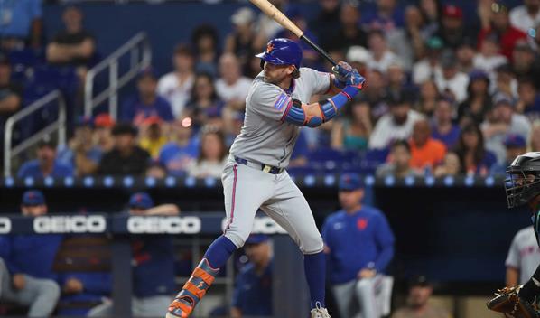 Mets pasa a McNeil a Athletics por jugador de ligas menores