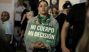 Puertorrique&ntilde;os protestan por la ley que reconoce al no nacido como persona natural