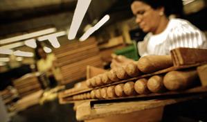 Sanci&oacute;n de EE. UU. a magnate Chen Zhi golpea a fabricante de habanos en RD