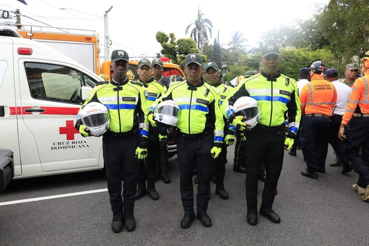 Grupo de agentes que participar&aacute;n en el operativo.