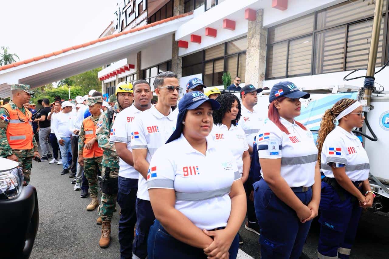 Algunos de los equipos del 9-1-1 que estarán en servicio en las festividades.