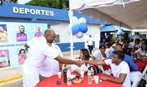 Atletas de la Armada disfrutan de compartir navide&ntilde;o