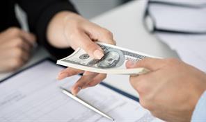 El d&oacute;lar ronda los 63.90 pesos en la banca comercial este 24 de diciembre