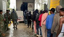 El Ej&eacute;rcito detiene a 125 haitianos indocumentados durante operativos en Constanza