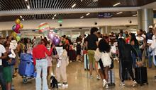 Navidad de reencuentros: dominicanos vuelven a casa entre abrazos y l&aacute;grimas