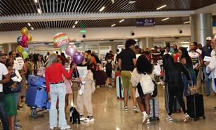 Navidad de reencuentros: dominicanos vuelven a casa entre abrazos y l&aacute;grimas