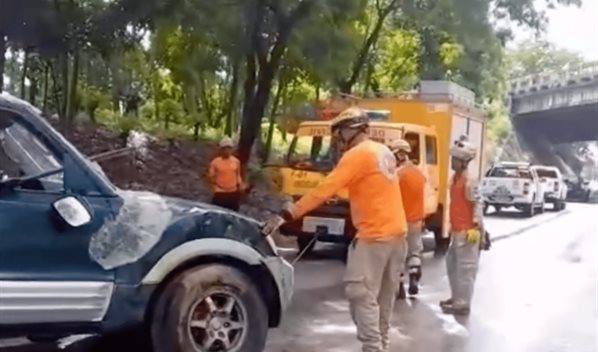 Hombre de 60 a&ntilde;os resulta herido en accidente en la autopista 6 de Noviembre