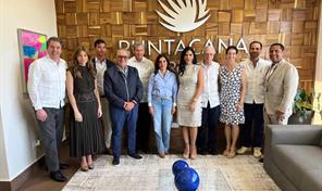 La embajadora de Estados Unidos visita las instalaciones del  Grupo Puntacana