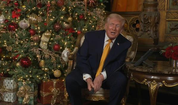 Trump asegura a un ni&ntilde;o que vigila que un Santa Claus malo no entre a Estados Unidos