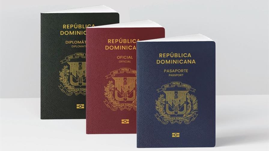 Abinader recibir&aacute; en enero el primer pasaporte electr&oacute;nico del pa&iacute;s